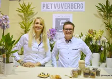Bij Brenda Hanemaaijer en Joost van Dooren kon je stemmen op welke orchidee je het mooiste vond van kwekerij Piet Vijverberg.